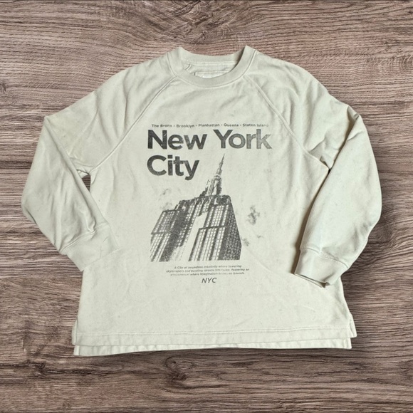American Eagle Outfitters New York City XS Cream Graphic Long Sleeve Sweatshirt - Picture 1 of 4